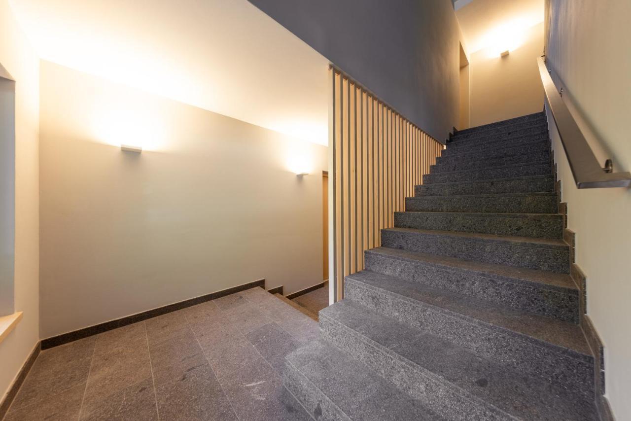 Solis Apartments Lana Eksteriør billede